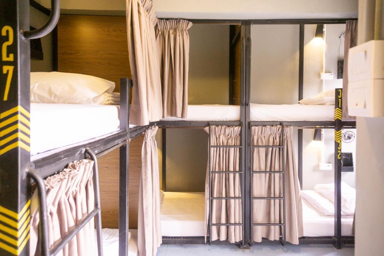 Asrama Traveller Bunker 1 *